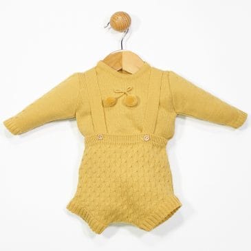 Conjunto Peto Corto Bebe en Punto con Detalle de Bodoques. Confecciones Popys (Ref.25148)