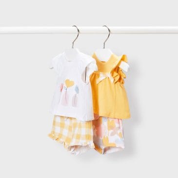 Set de 2 Conjuntos Cortos Blusa y Pantalón Amarillo.